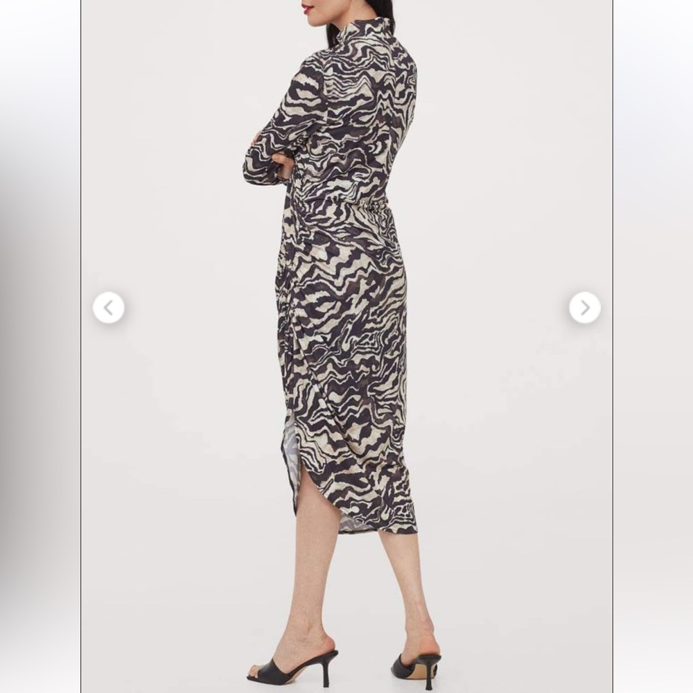 H&M NWT animal print long sleeve midi Dress with side slit ruching XS